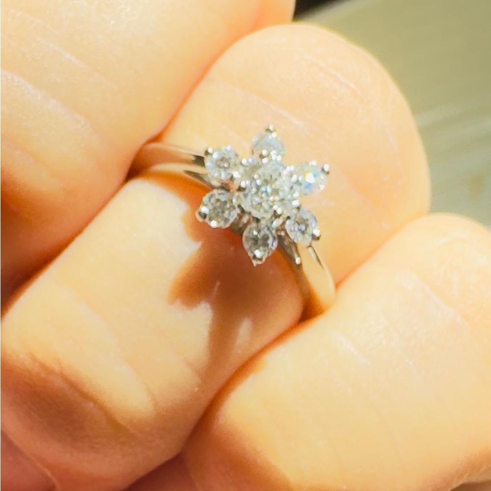 ♥️Tiffany Platinum Flower Diamond Ring ♥️